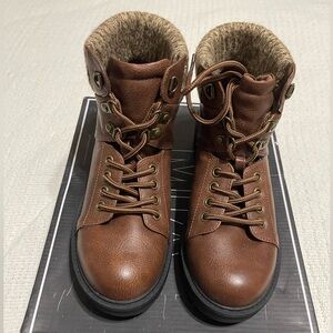 Mia Marsha Lug Boot -Size 7M